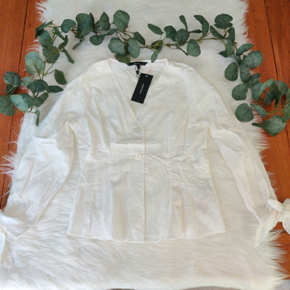 🆕 Vero Moda Pleated V-Neck Button-Up Tie Top